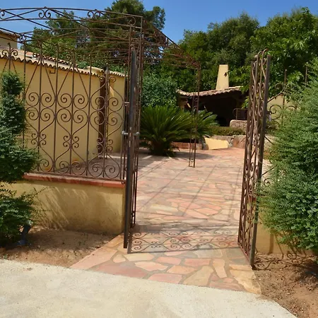 Appartement 1, Piscine, Proximite Plage *